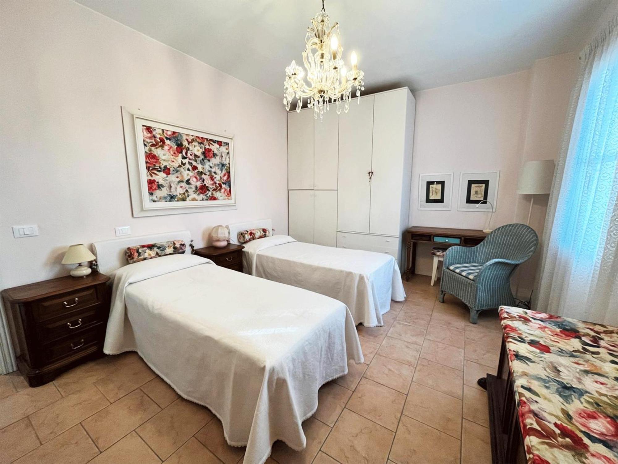 Casa Vacanze L'Acquerello Lari Exterior foto